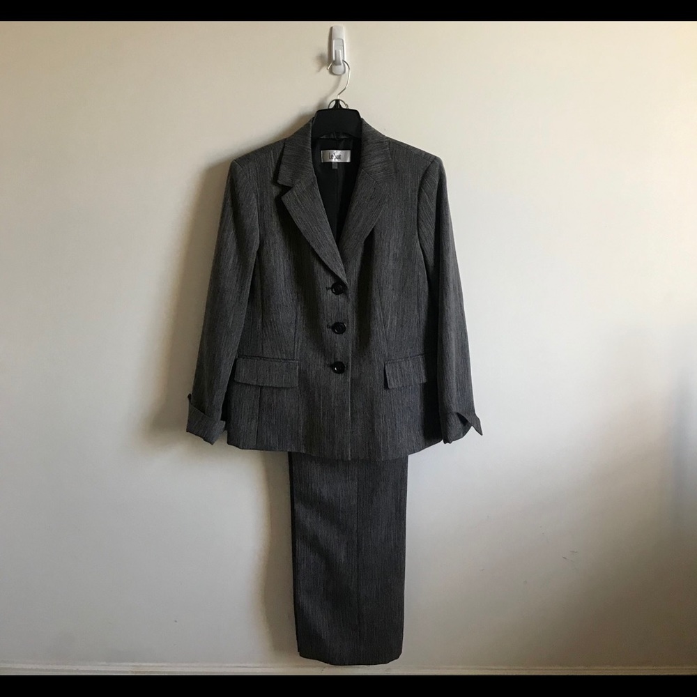 LE SUIT LADIES CHARCOAL PANT SUIT SIZE 12